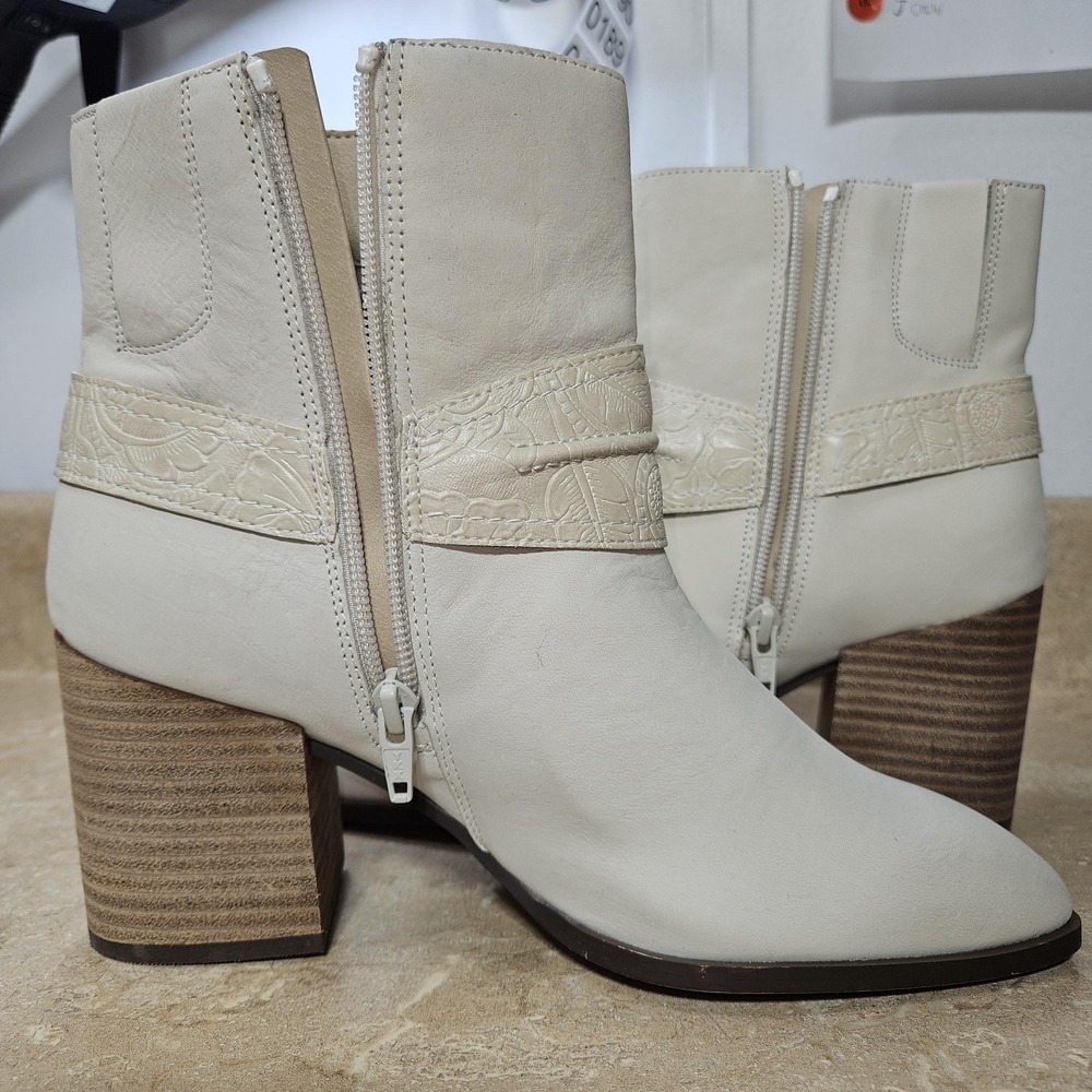 Vionic Carnelia Boots Womens Size 8 Block Heel Embossed Strap Water Repellent Sh - Picture 7 of 11